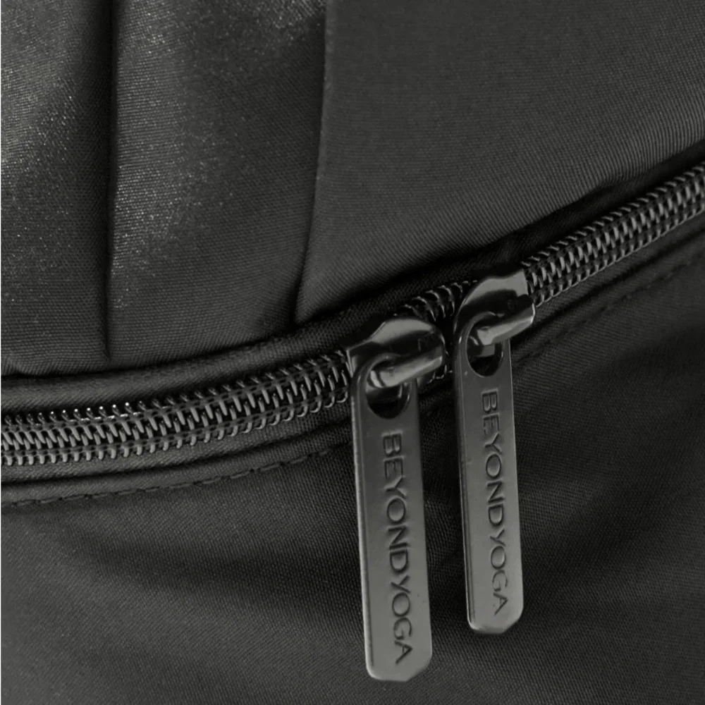 Beyond Yoga, Yoga Gym Bag, Drawstring Tote Backpack Bag Carry-All Bag Black - Picture 4 of 11